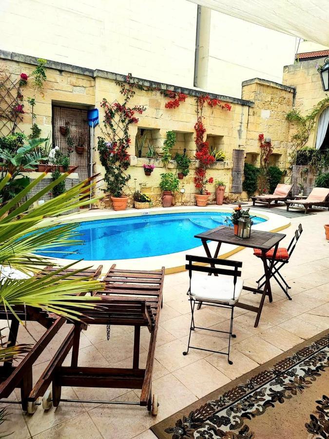 Bedroom Buddha con bagno esterno Kerċem Exterior foto